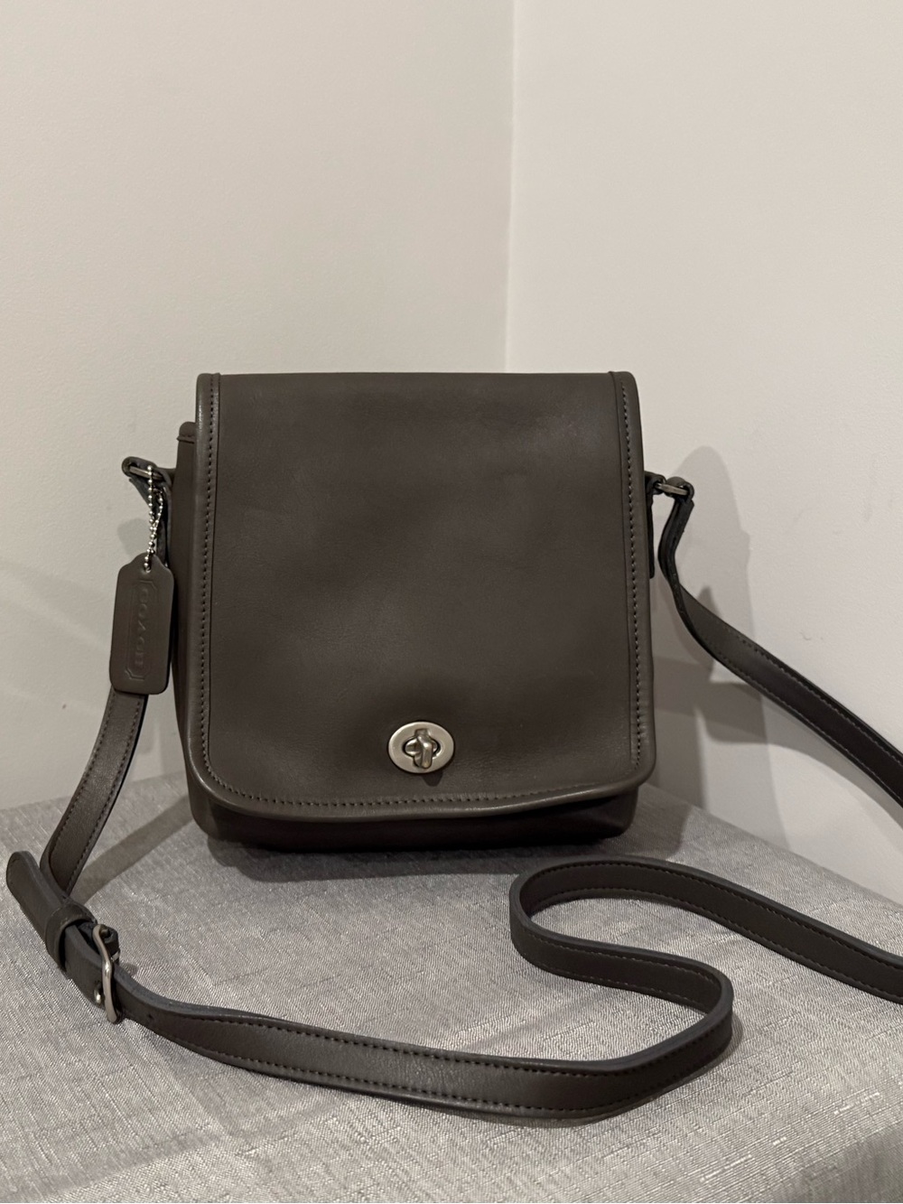Vintage 1999 Coach Companion Flap 9076 Flannel Gray with Nickel Hardware RARE!